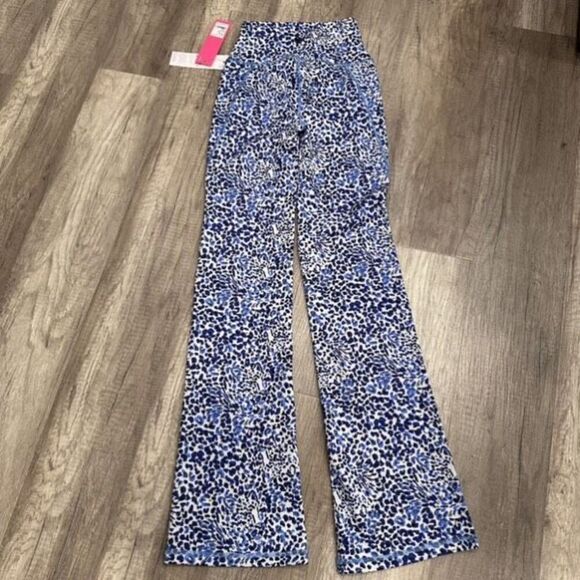 NWT Lilly Pulitzer UPF 50+ Luxletic Carpe Vita Flare Legging Blue Twisted Up XS - Picture 3 of 7